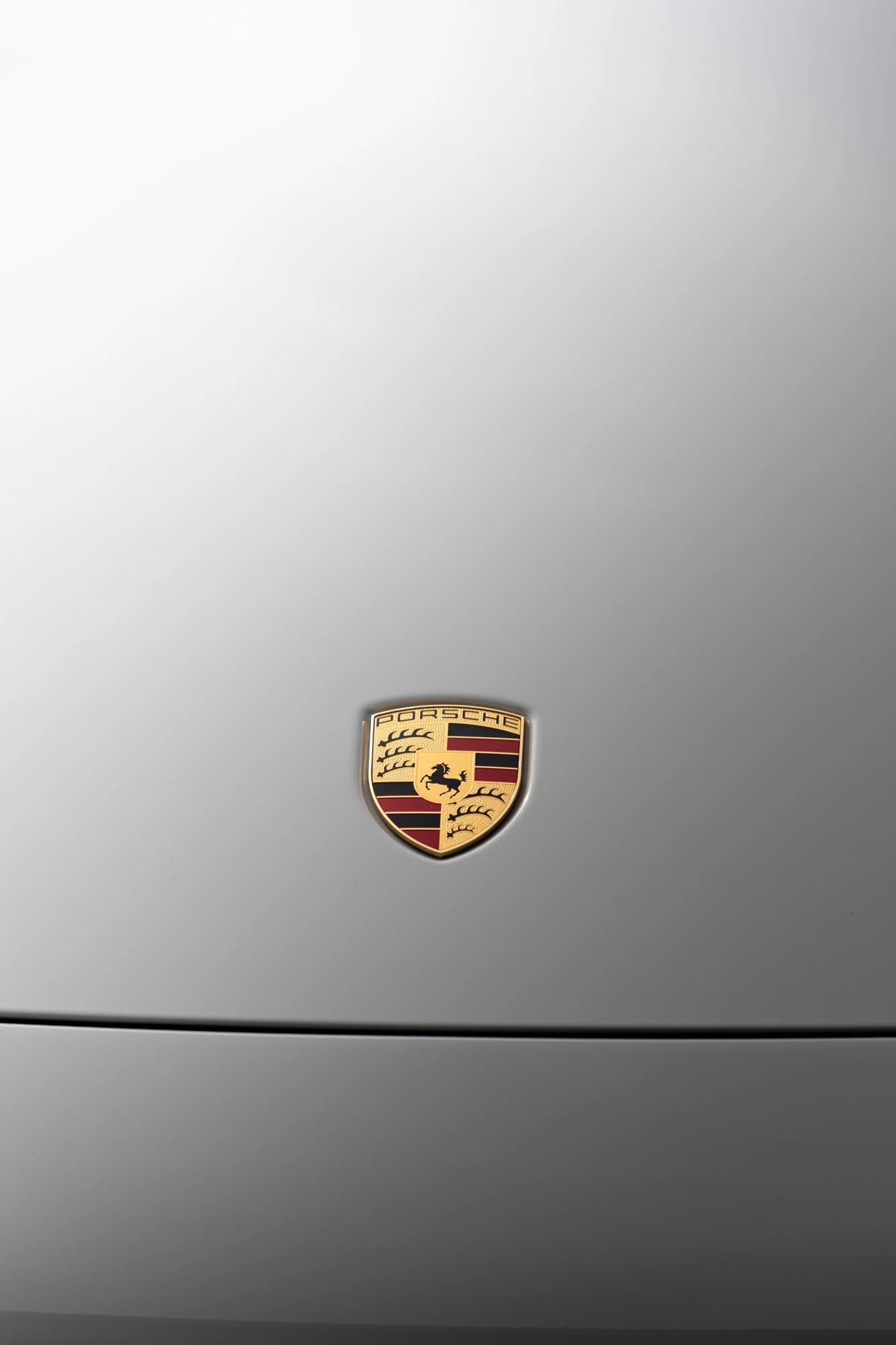 Vitesse et dynamisme d'une Porsche 911 en action, photographie automobile professionnelle en Corse.